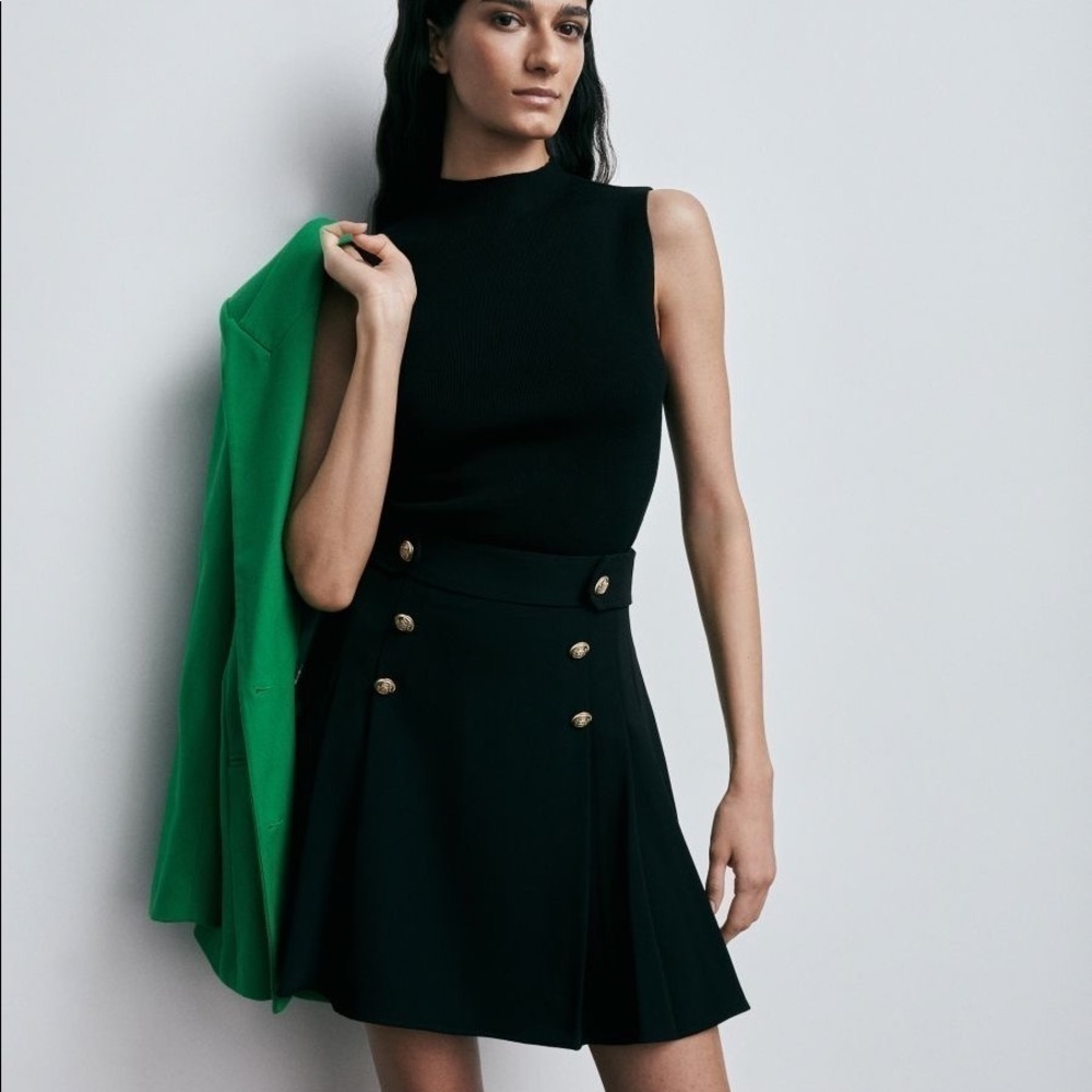 Pure Luxury From Reserved,Gorgeous & Wonderfully Unique,,Pleated Hem, Size XS